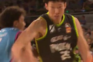 内线大杀器！周琦的巅峰留在了澳大利亚…