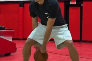 郭士强此前：李贤重去过NBA 个人能力比较强，确实非常优秀！