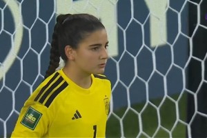 U20女足世界杯夺冠！西班牙点球4-3朝鲜，美女门将两扑点