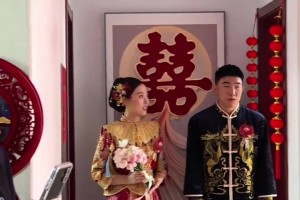 笑死！小伙在婚礼上空气投篮，新娘看了无奈转头