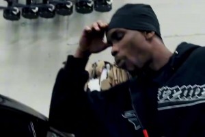 菜鸟必修课！活塞新秀遭队友恶作剧！奥科里：我才刚洗的车啊