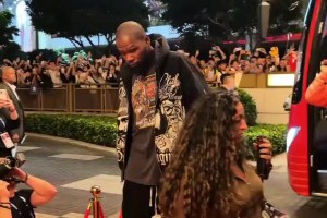 气质这块真的绝了 杜小帅抵达澳门 气质盖不住一点！！