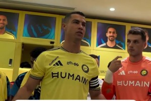 C罗带头打气加油！更衣室硬核动员，这场比赛拿下势在必得！⚽