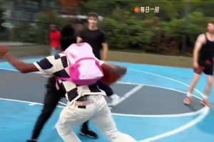 理性讨论一下：这是好球还是走步？ ...
