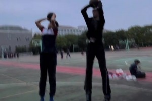 放学和兄弟来个跳投真是通透！