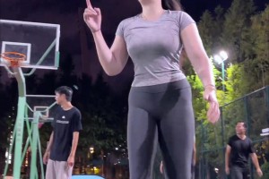 真带劲 野球肘姐又美又能打，太夯啦！！