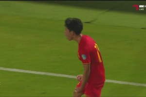 U16男足2-1反超巴林！袁博涵打门被挡出，刘靖磊补射破门！
