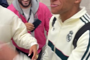 巴萨名宿！赛后姆巴佩和老乡们起哄乌姆蒂蒂
