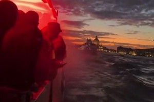 看球+旅游❤！国米球迷晒夕阳下的水城威尼斯美景