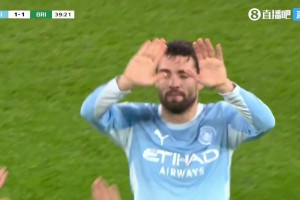 曼城1-1扳平布莱顿！福登横传送助攻，科瓦契奇不停球远射破门