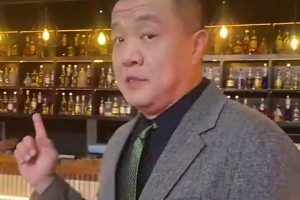 杨健：湖人的进攻确实好看！但仍然缺少替补控卫和中锋！