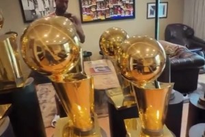 韦德炫耀NBA生涯所拿到的荣耀